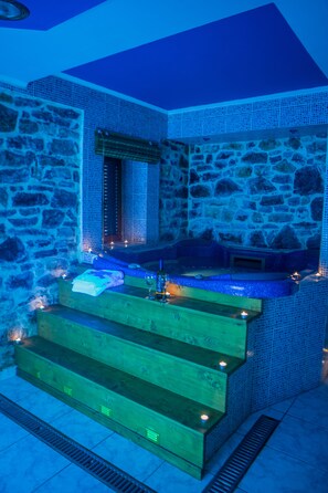 室内 SPA 浴缸