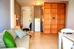 32-tums smart-tv med satellitkanaler och tv