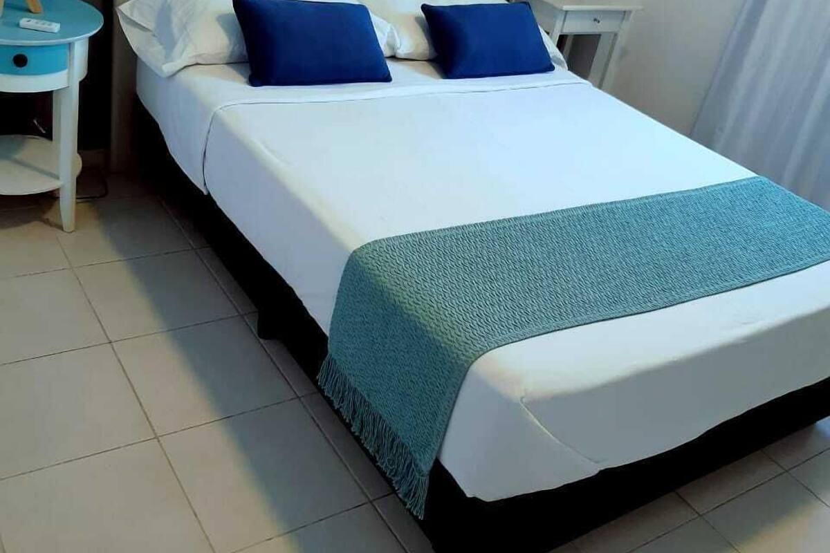 1 habitación y ropa de cama