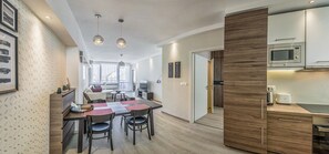 Interior - Amazing 2bdrm Home @ Music Academy with Balcony (Budapest)