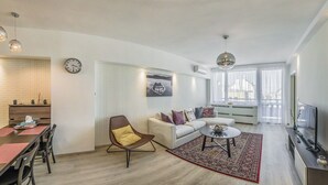 Interior - Amazing 2bdrm Home @ Music Academy with Balcony (Budapest)
