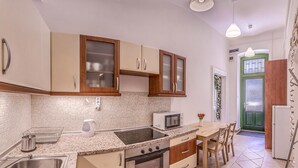Private kitchen - Friendly Vivid Home On Akácfa Street (Budapest)