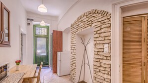 Interior - Friendly Vivid Home On Akácfa Street (Budapest)