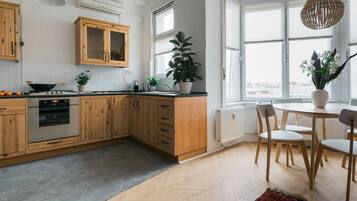 Apartment | Private kitchen | Toaster, freezer