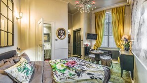 Unclassified image, 4 of 10, button - Vibrant Luxury Apartment In The Heart Of The City (Budapest)