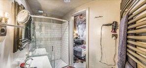 Apartment | Badezimmer | Handtücher