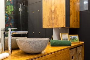 Bathroom - Urban Jungle For Real Treasure Seekers (Budapest)