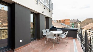 Apartamento, 2 quartos | Sacada