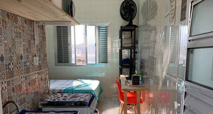 Kitnet in the center of mongagua on the beach block.
