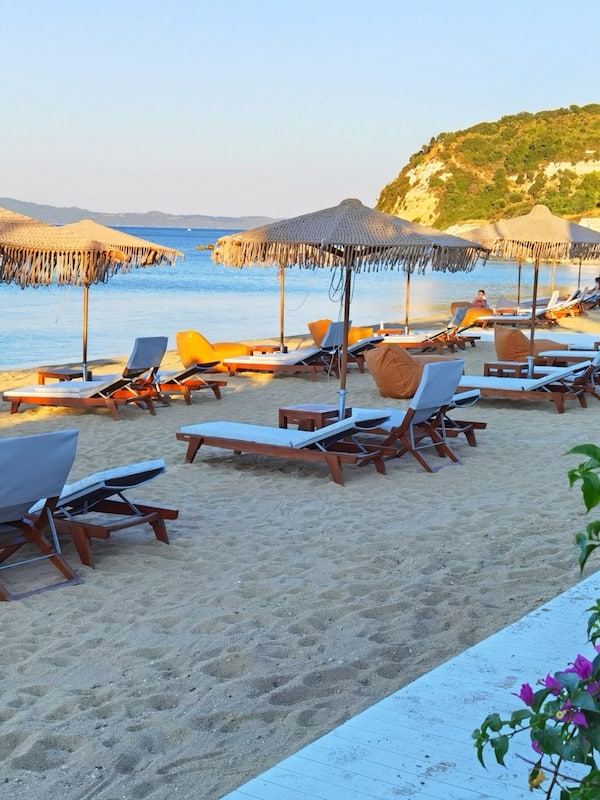 Private beach, sun loungers, beach umbrellas, beach towels