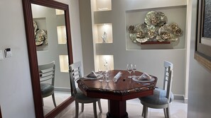 Suite Standard | Restauration dans la chambre