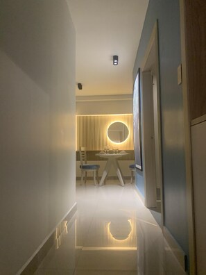 Suite | Desk, laptop workspace, blackout drapes, free WiFi - Hotel Ceibo Real (Portoviejo)