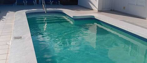 屋外プール、温水プール