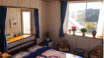 4 bedrooms, in-room safe, iron/ironing board, WiFi