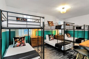 4 sovrum, strykjärn/strykbräda, internet och sängkläder