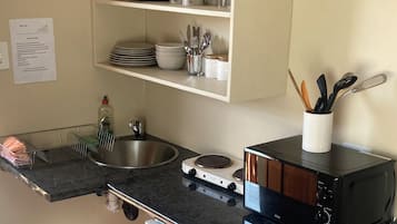 Comfort Double Room | Soundproofing, iron/ironing board, free WiFi, bed sheets