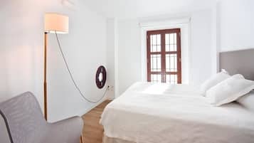 2 Schlafzimmer, Schreibtisch, Bügeleisen/Bügelbrett, WLAN