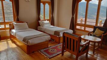 Kahden hengen deluxe-huone (kaksi sänkyä) | 1 makuuhuone, yksilöllisesti kalustettu