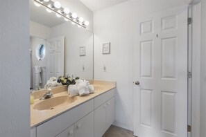 Bathroom - Villa Corona (Cape Coral)
