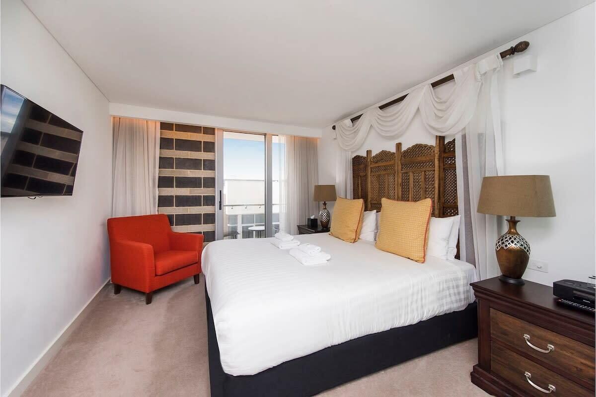 Bohemian 1 Bedroom Apartment with Rooftop Terrace