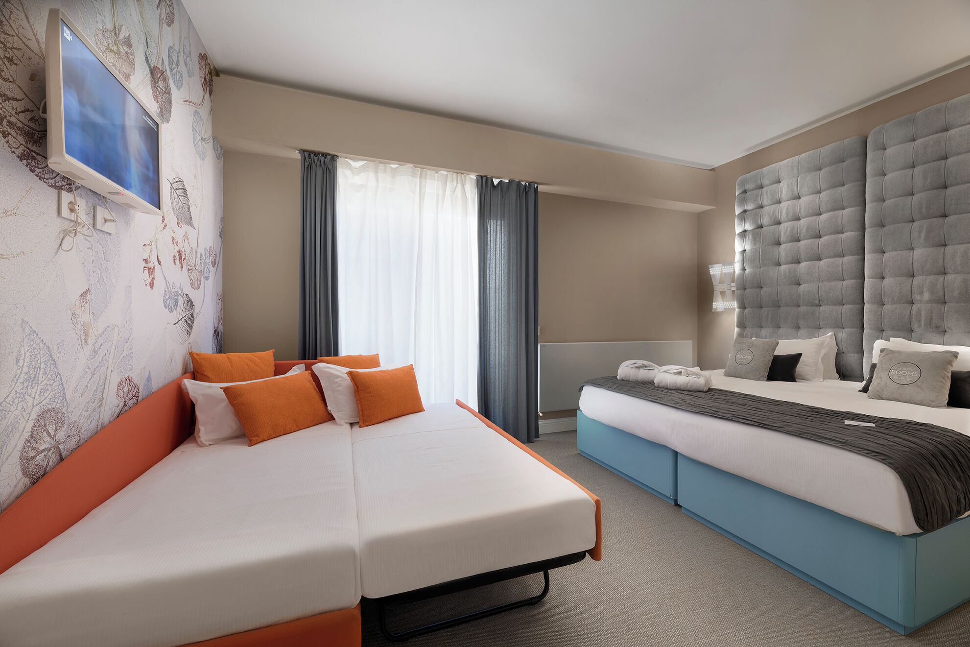 Chambre Triple Supérieure, balcon, vue ville | Vue de la chambre