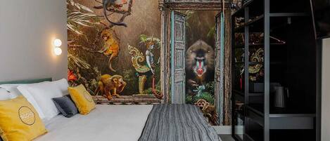 セーフティボックス (室内)、防音設備、WiFi (無料)