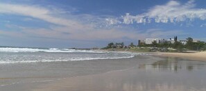 해변에 위치, 백사장