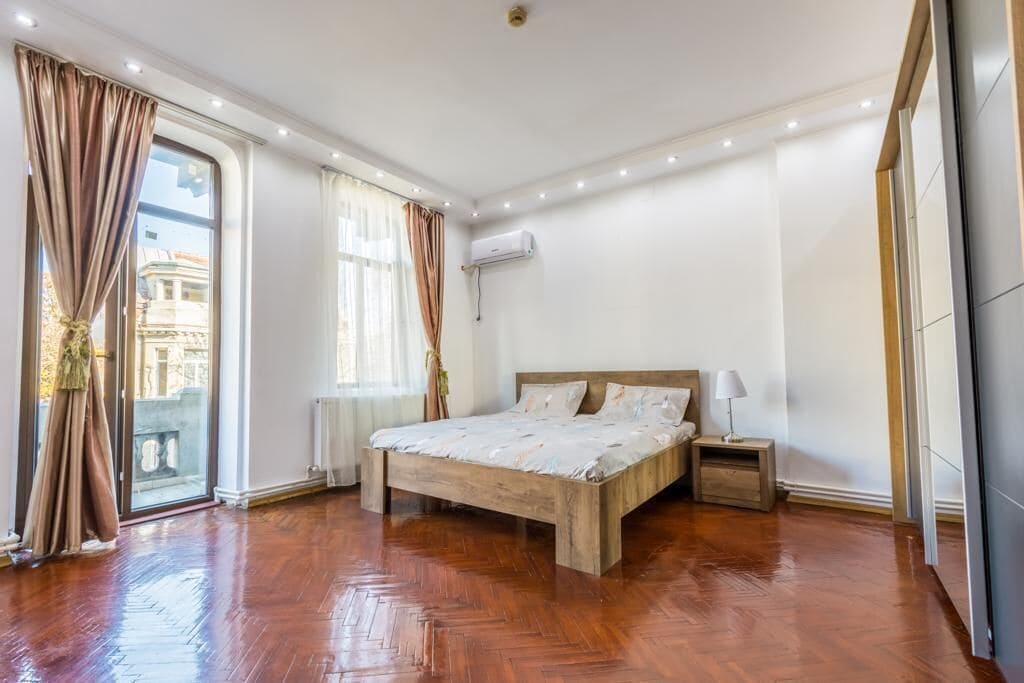 4 makuuhuonetta, silitysrauta/-lauta, Wi-Fi