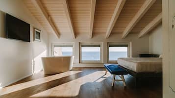 Suite estudio, terraza, vistas al mar | 1 dormitorio, ropa de cama de alta calidad, edredones de plumas