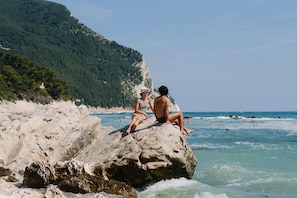Beach nearby, white sand, free beach shuttle, beach bar - Numa Hotel (Numana)