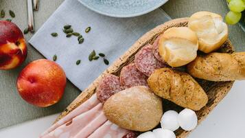 Colazione a pagamento, servita tutte le mattine