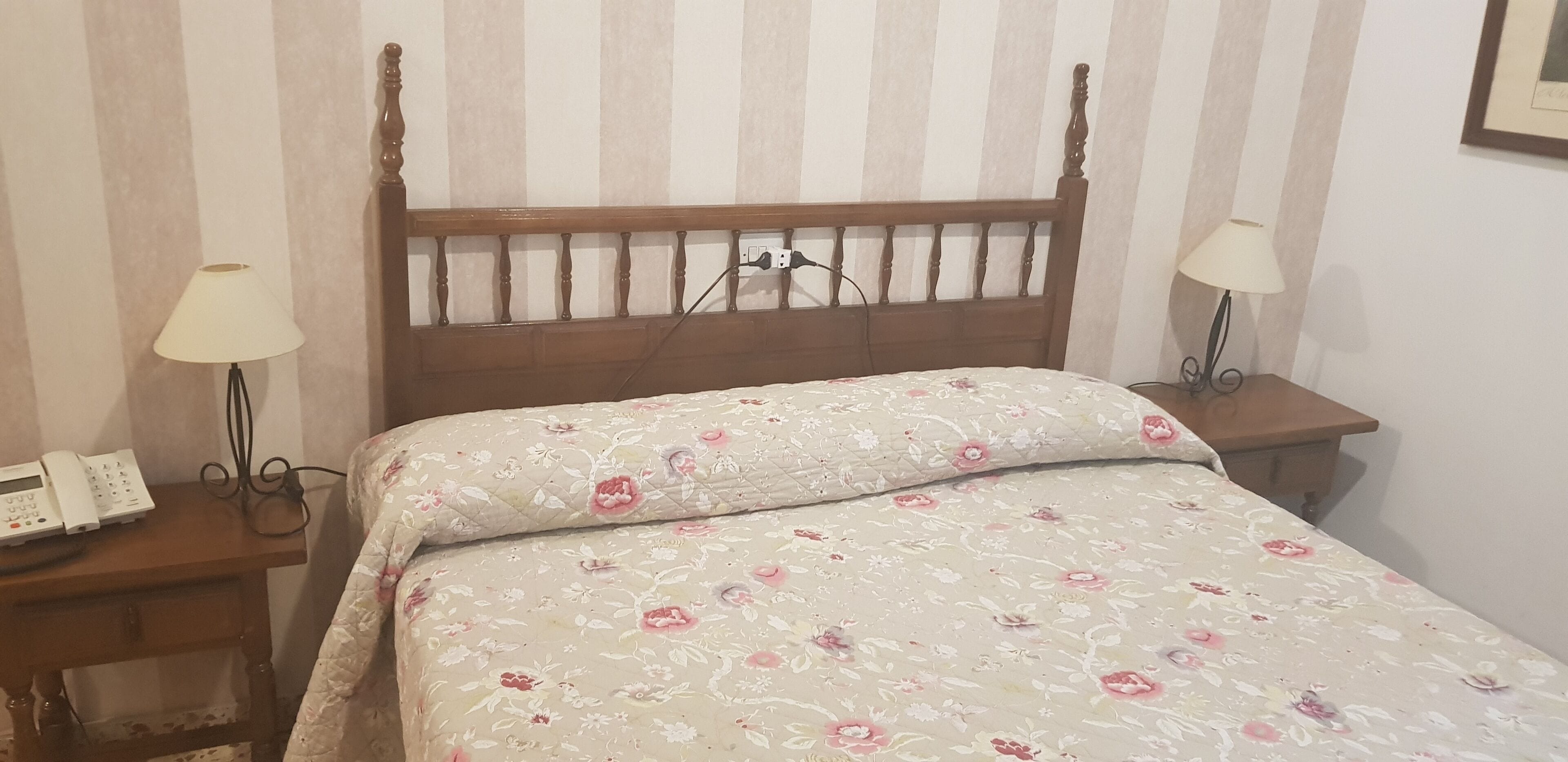 double or twin room | desk, free wifi, bed sheets