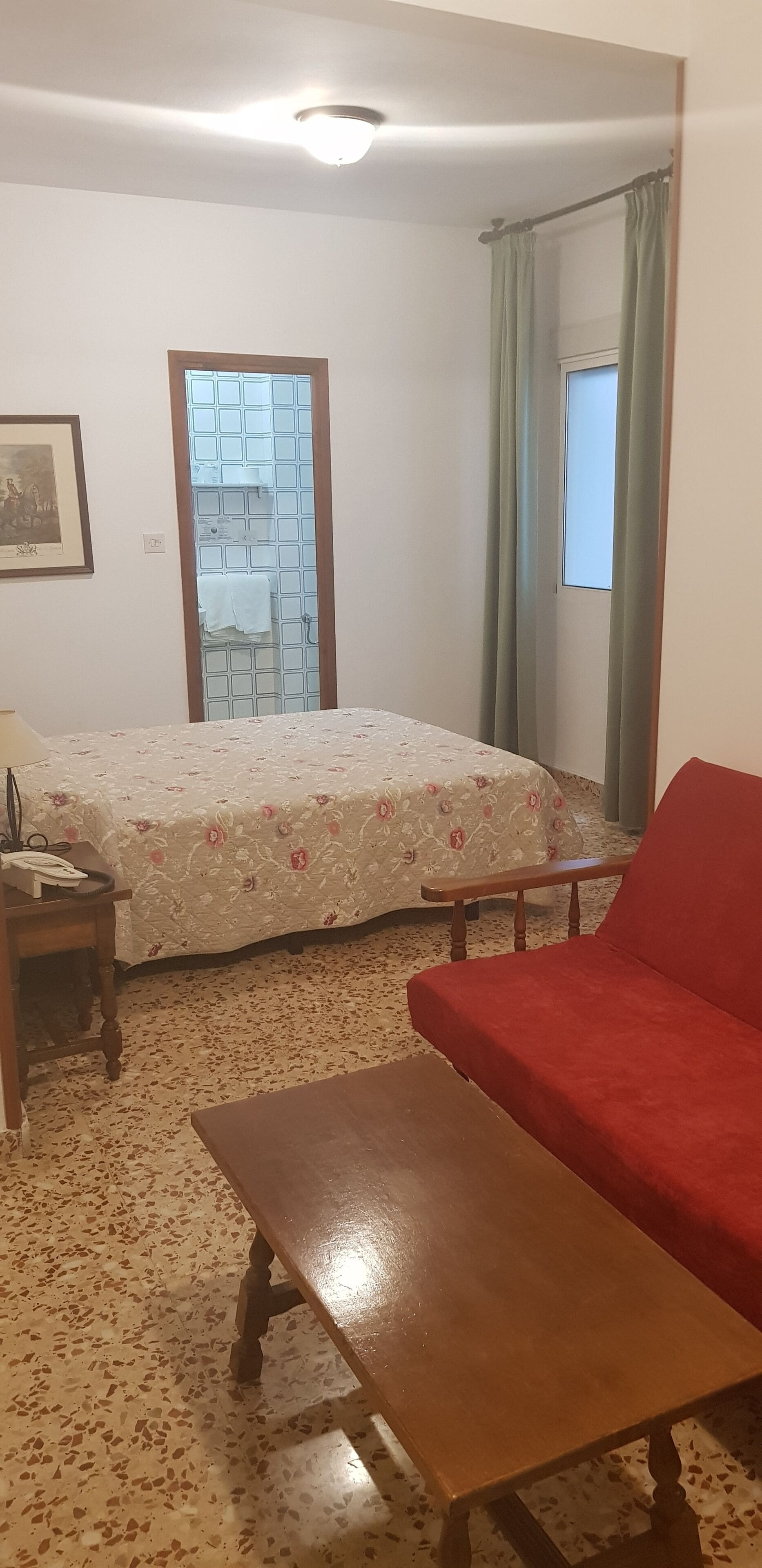 double or twin room | desk, free wifi, bed sheets