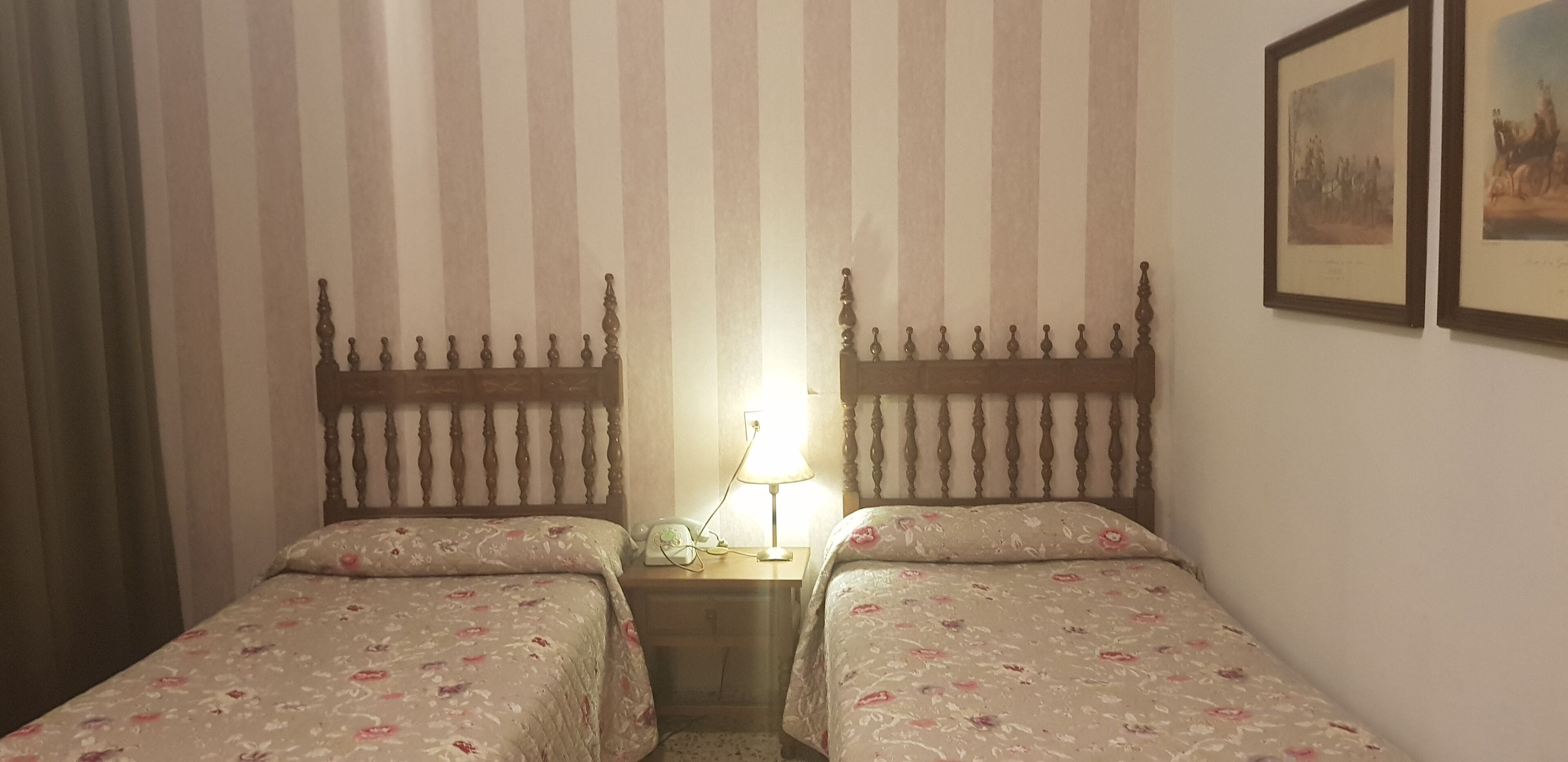 double or twin room | desk, free wifi, bed sheets