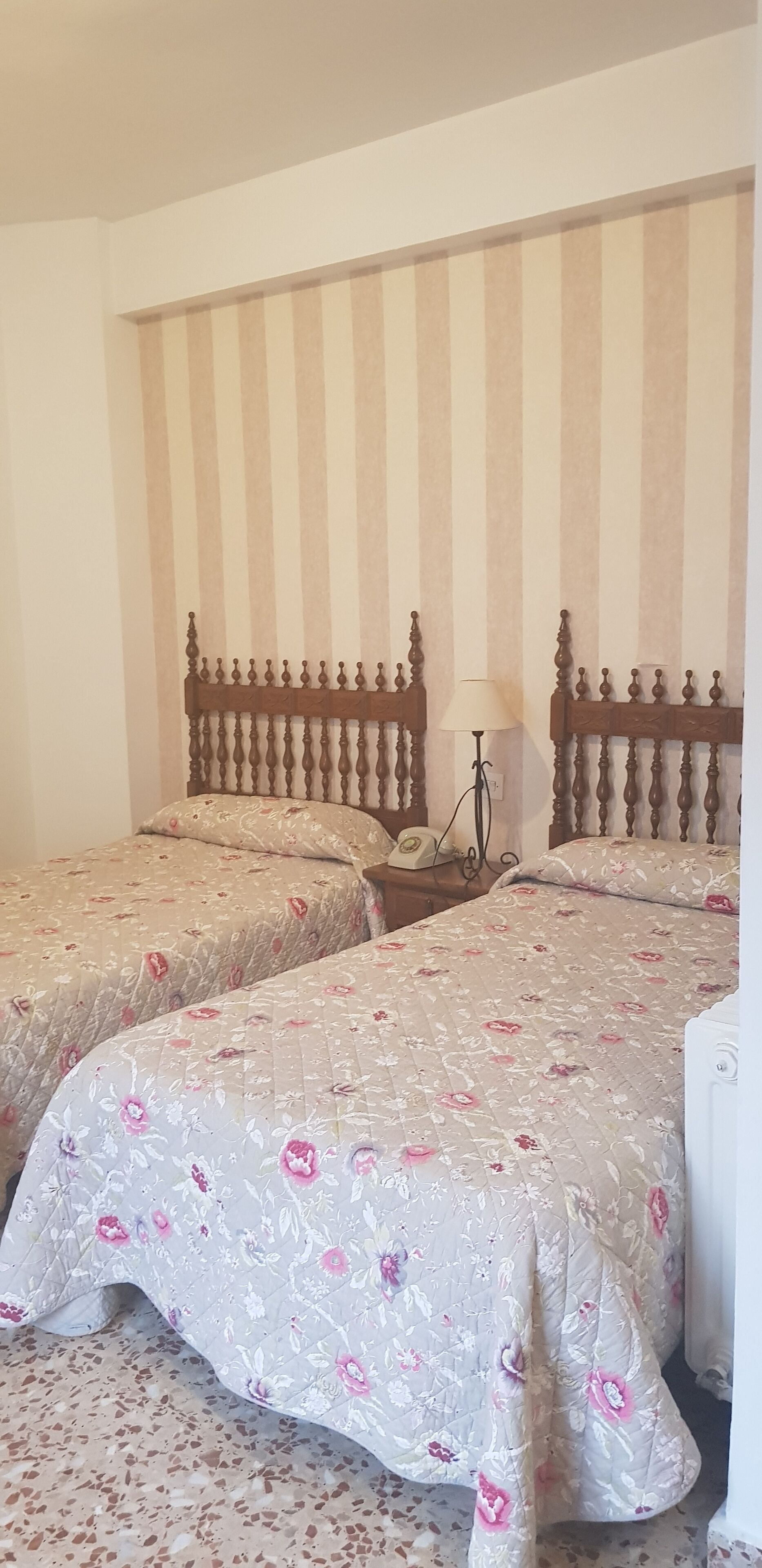 double or twin room | desk, free wifi, bed sheets