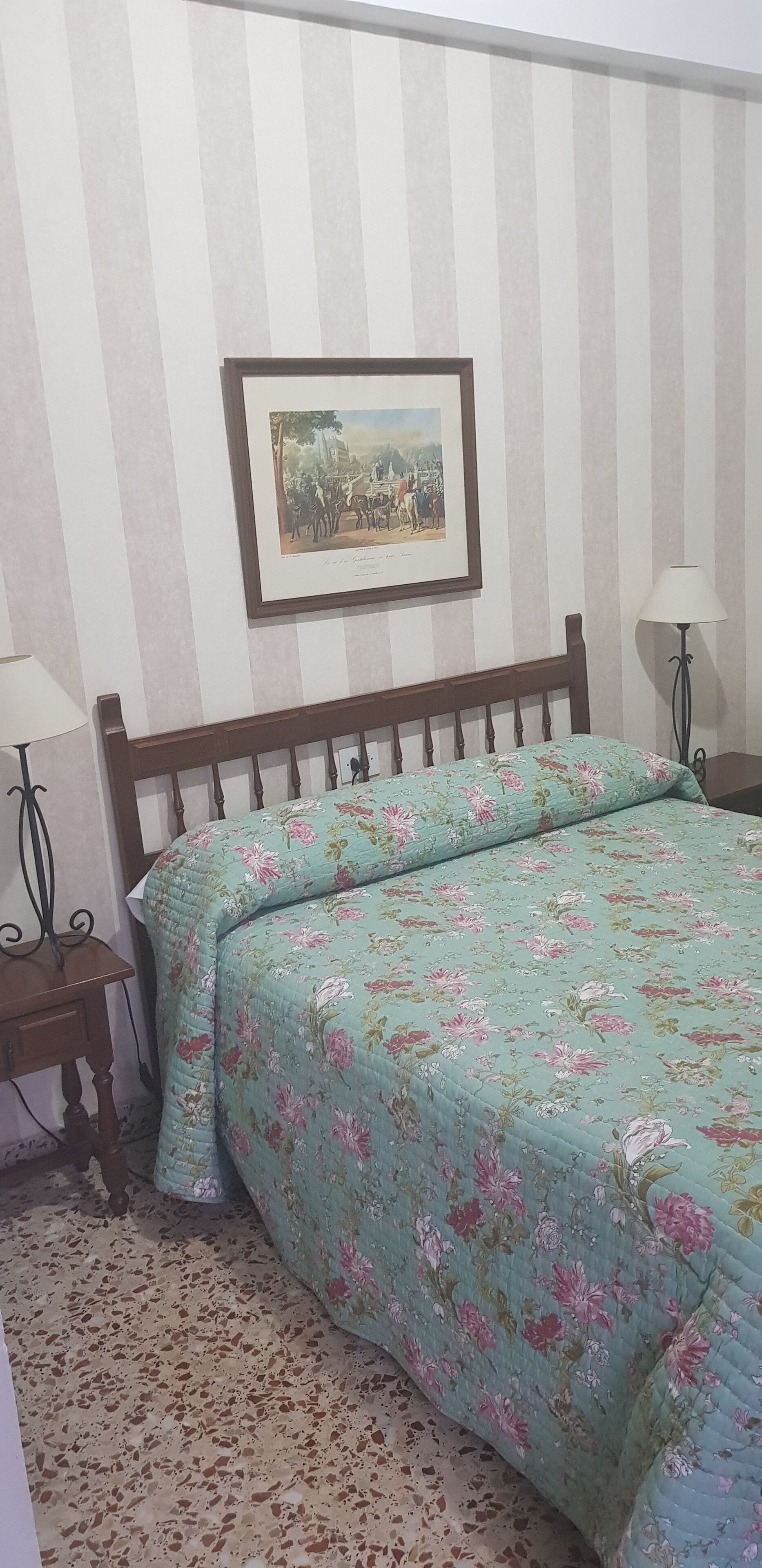double or twin room | desk, free wifi, bed sheets