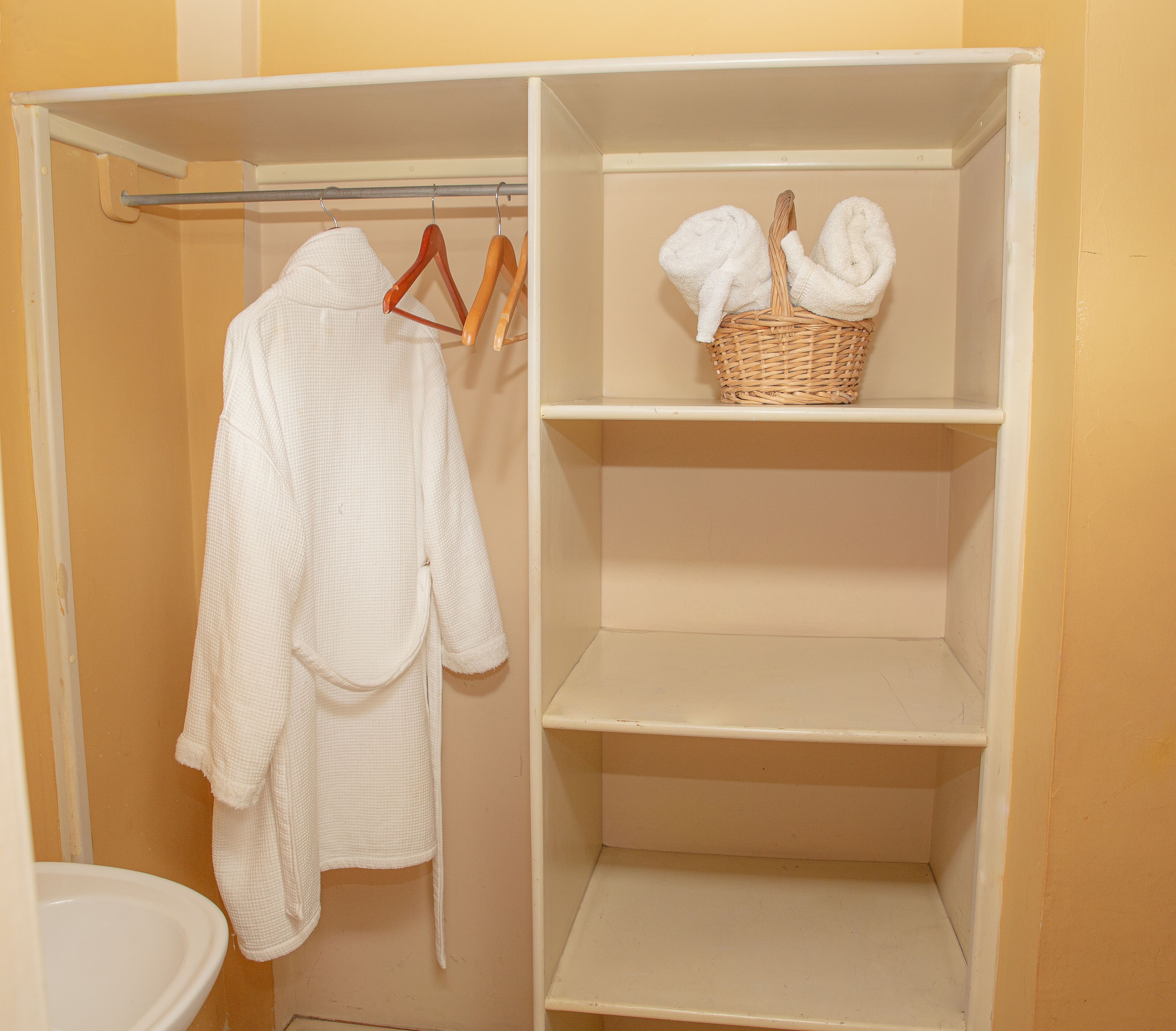 Standard Triple Room, 3 Single Beds | Bathroom | Shower, towels, soap, shampoo