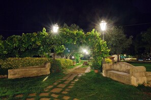 Outdoor banquet area - Aranceto Turismo Rurale (Syracuse)