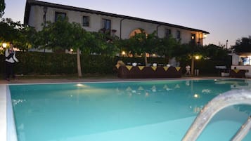 Piscina stagionale all'aperto