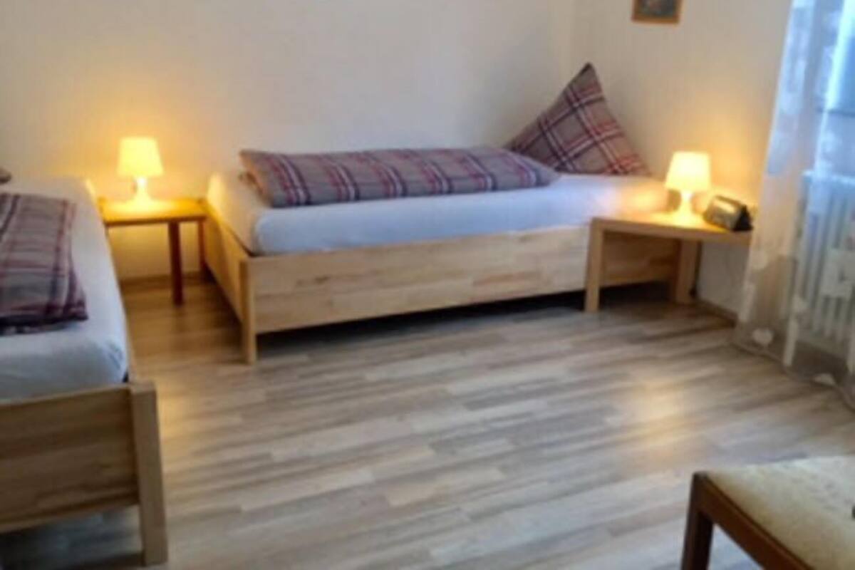 Superior-Apartment, 2 Schlafzimmer (1. OG) | 2 Schlafzimmer, kostenloses WLAN