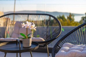 Property grounds - Villa Petra Divine with Heated Pool (Kaštel Sućurac)