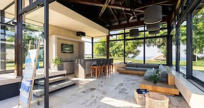 Luxury Ocean View family Villa