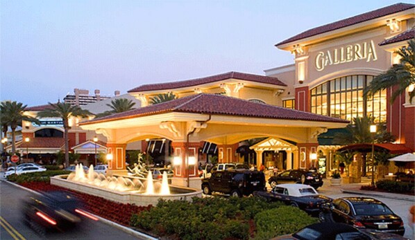 Exterior - ♚The CHIC Apt♚2BR|Near Beach|Port|Airport|Las Olas (Fort Lauderdale)