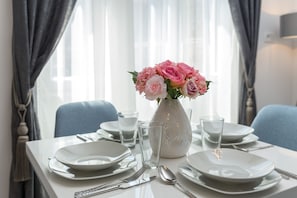Studio (4 guests) | 1 bedroom, in-room safe, soundproofing, iron/ironing board