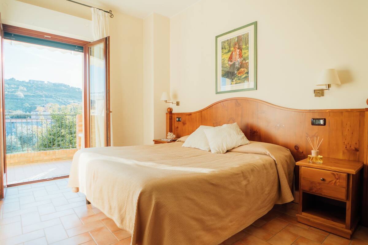 Double Room | Soundproofing, WiFi (free), bed sheets