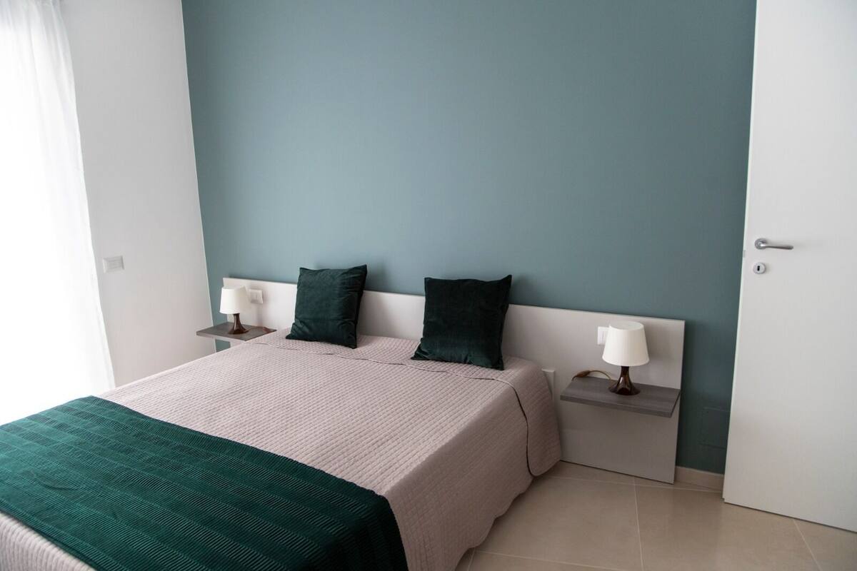 Rollaway beds, free WiFi