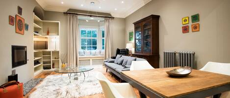 公寓 | 客廳 | 平面電視、DVD 播放機