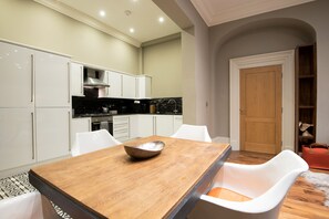 Apartment | In-room dining