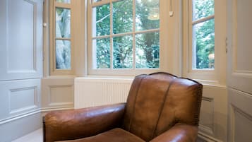 Apartment | 2 bedrooms, iron/ironing board, free WiFi, bed sheets