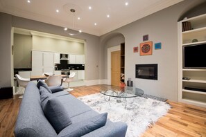 Apartment | Living area | Flat-screen TV, DVD player